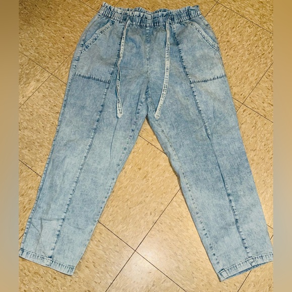 aerie DreamSoft High Rise Denim Joggers with Paperbag Waist in Vintage Blue L - Picture 1 of 13